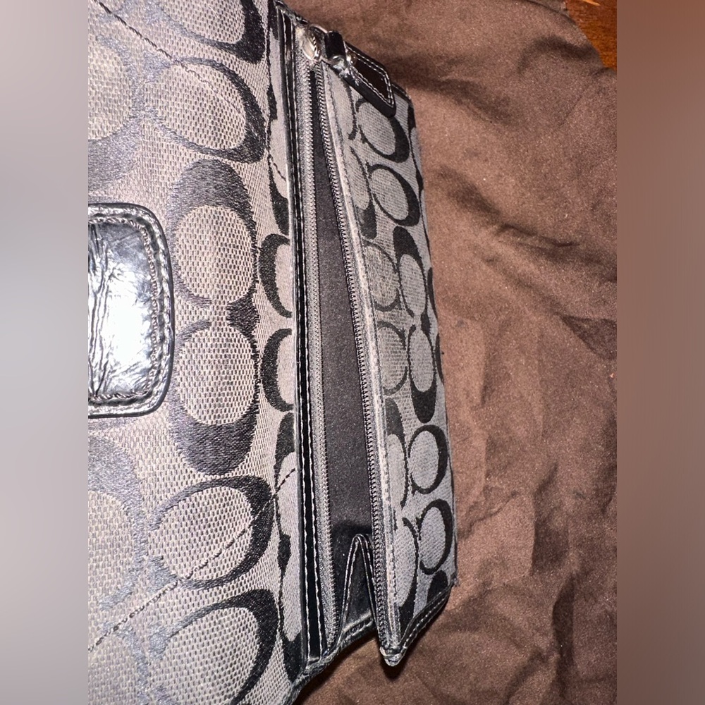 Couch Wallet - Picture 9 of 9